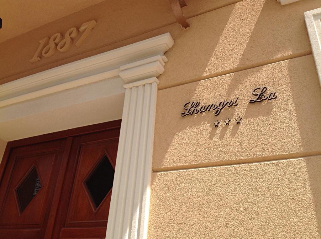Shangri La Mansion Mostar Esterno foto