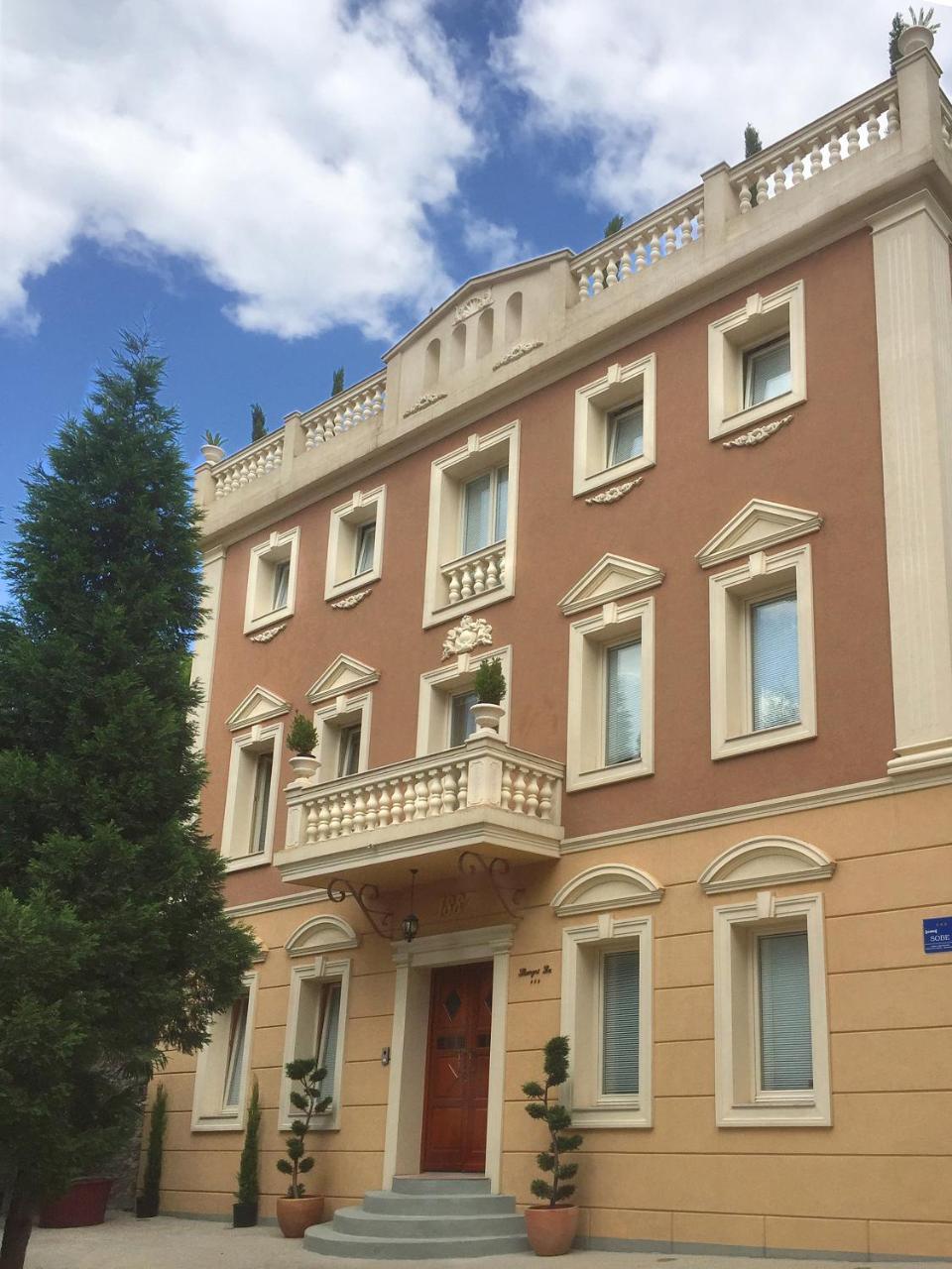 Shangri La Mansion Mostar Esterno foto
